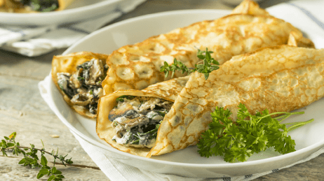 Nggak Perlu ke Restoran, Begini Cara Bikin Crepes Cheese Spinach